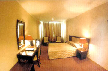Sun Island Hotel Lhasa Bagian luar foto